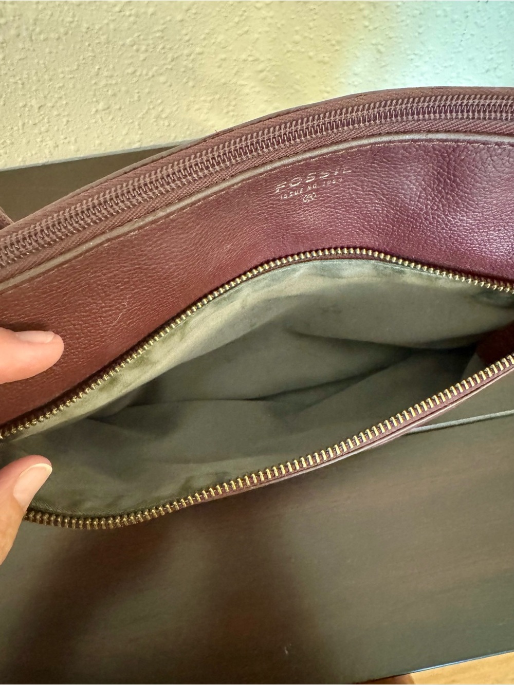 Fossil Tinsley Medium Womens Crossbody Bag in Wine/Burgundy - Picture 4 of 7